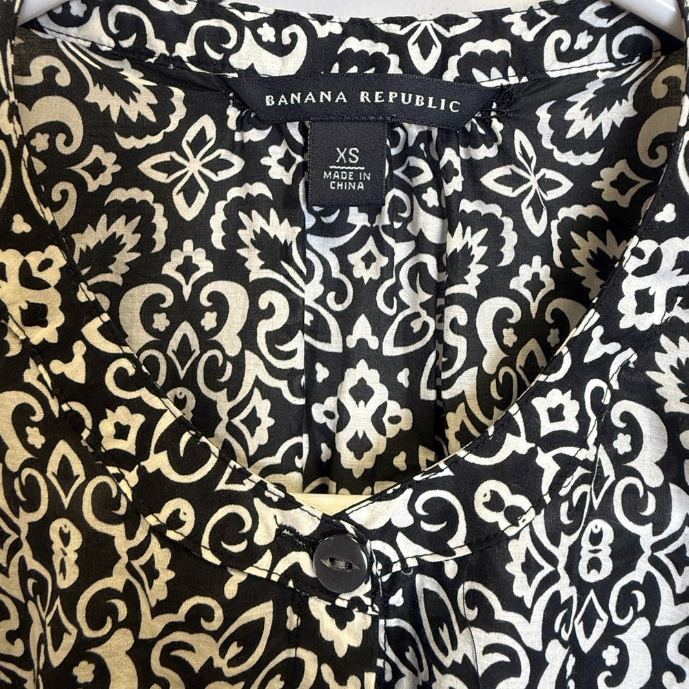 Banana Republic Patterned Blouse Size XS - Picture 3 of 5